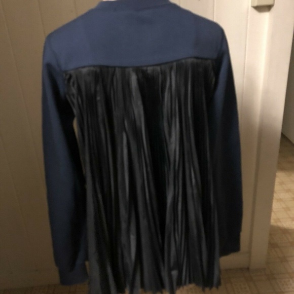 Nike Tops - SOLD NIKE x SACAI sz XXS Sweatshirt NAVY Blue